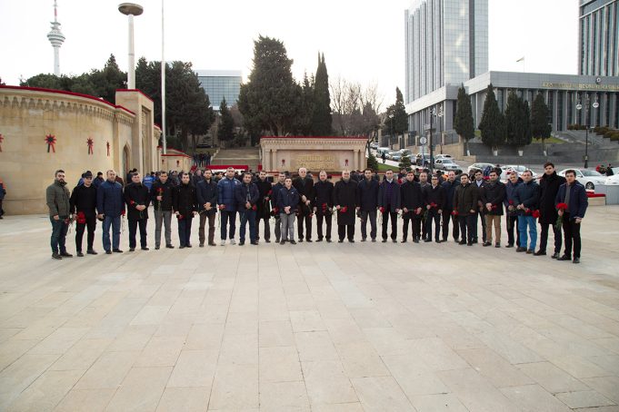 GYF Kollektivi Şəhidlər Xiyabanını Ziyarət Edib