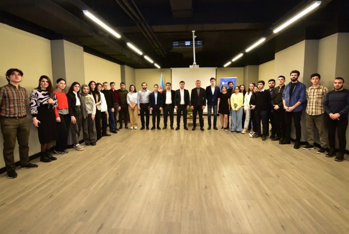 “Beynəlxalq Tərəfdaşlıqların Qurulması” Mövzusunda Müzakirə Keçirilib