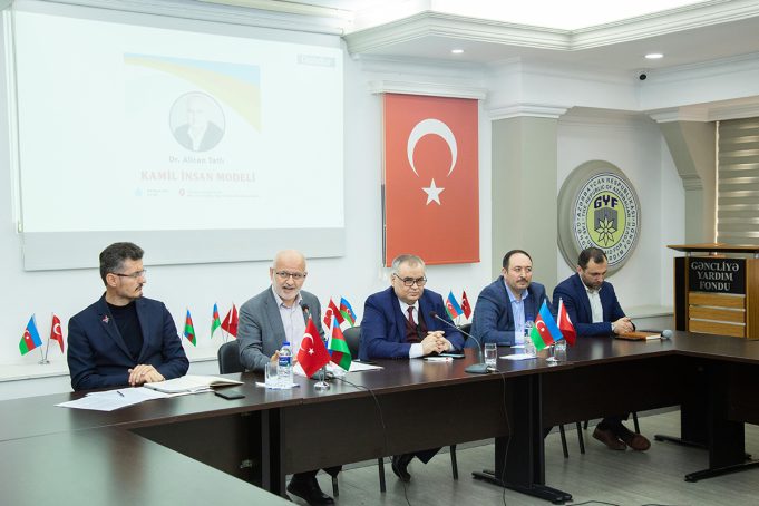 GYF-də “Kamil İnsan Modeli” adlı Seminar Keçirilib