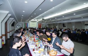 QHT Nümayəndələri İftar Süfrəsində Bir Araya Gəldi