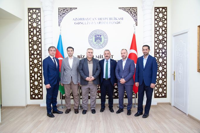 YTB-nin Sədr Müavini Sayit Yusuf Gəncliyə Yardım Fondunun Qonağı Olub