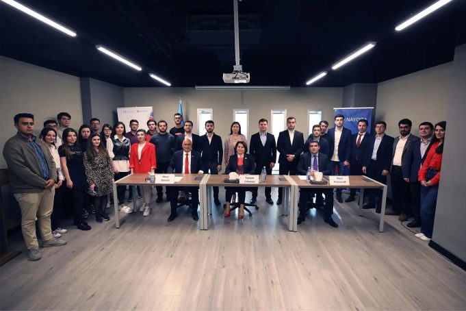 NAYORA-da Qeyri-Formal Təhsilin Gənclərin İnkişafında Əhəmiyyəti Mövzusu Müzakirə Edilib