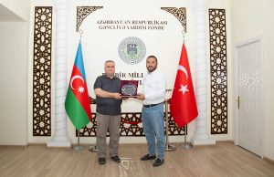 Dünya Etnospor Konfederasyonu Təcrübə Mərkəzinin Müdiri Gəncliyə Yardım Fondunun Qonağı Olub