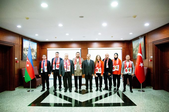 “Ənənəvi Oxçuluq Məktəbi” Layihəsinin Təşkilatçıları T.C. Bakü Büyükelçisini Ziyarət Etdi