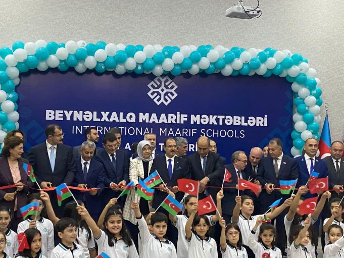 GYF-nin İdarə Heyəti Azərbaycan Beynəlxalq Maarif Məktəblərinin Açılışında İştirak Edib