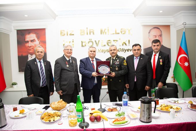 Zəfər Günü Münasibətilə Azərbaycanda Olan Türkiyəli Qazilər GYF-nin Qonağı Olub