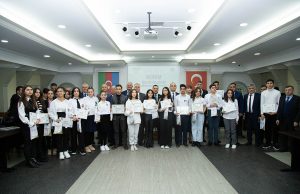 “Şuşa ili”nə həsr edilmiş “Mənim Qəhrəmanım” Adlı İnşa Müsabiqəsinin Mükafatlandırılma Mərasimi Keçirilib