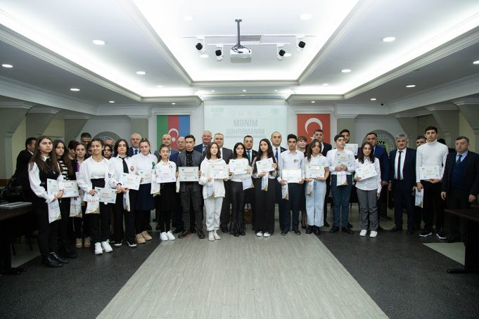 “Şuşa ili”nə həsr edilmiş “Mənim Qəhrəmanım” Adlı İnşa Müsabiqəsinin Mükafatlandırılma Mərasimi Keçirilib