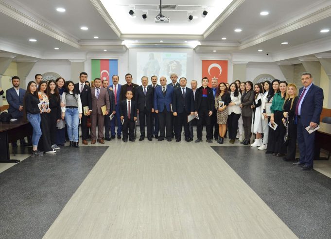 GYF-də “Türk Dünyası Gəncləri- Nizami Gəncəvi Dühası” Kitabının Təqdimat Mərasimi Keçirilib