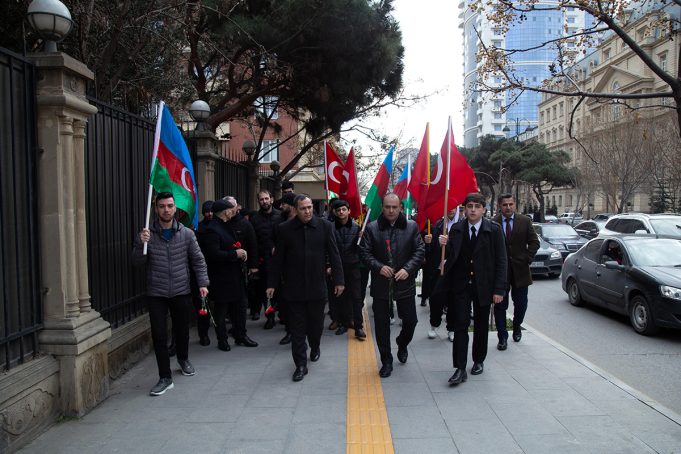 Paytaxt Bakıda Qardaş Ölkə Türkiyəyə Dəstək Aksiyası Keçirilib