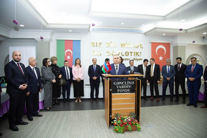 GYF-də Azərbaycan və Türkiyə Xanımlarının XIX Əl İşləri Xeyriyyə Sərgisinin Açılış Mərasimi Keçirildi