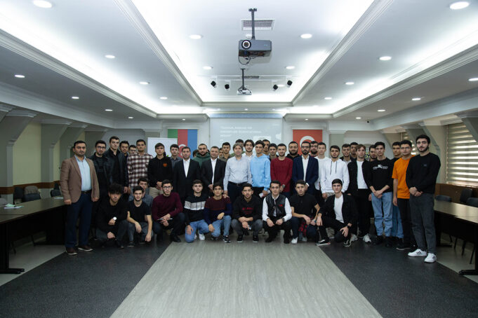 BİGA-da “Zaman, Məkan Və Hədəflər Üçbucağında İnsan” Adlı Seminar Keçirilib