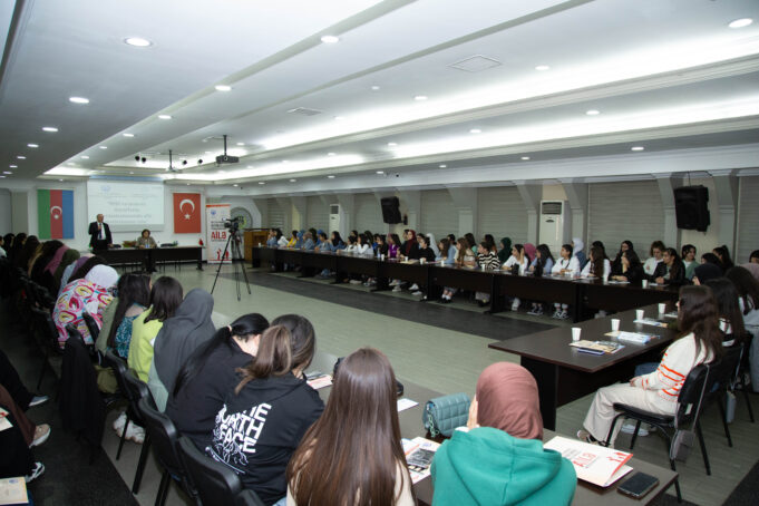 GYF-də “Milli Və Mənəvi Dəyərlərin Formalaşmasında Ailə İnstitutunun Rolu” Adlı Tədbir Keçirilib