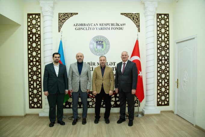 TRT-nin Müşaviri Gəncliyə Yardım Fondunu Ziyarət Edib