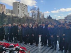 Gəncliyə Yardım Fondunun Nümayəndələri Xocalı Abidəsini Ziyarət Edib