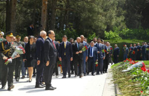 GYF-nin Nümayənləri Ümummilli Lider Heydər Əliyevin Məzarını Ziyarət Edib