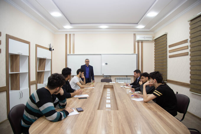 GYF-də Karyera Planlanması Təlimləri Davam Edir