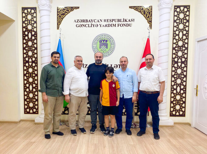 Məşhur Türkiyəli Rejissor Osman Doğan Gəncliyə Yardım Fondunun Qonağı Olub