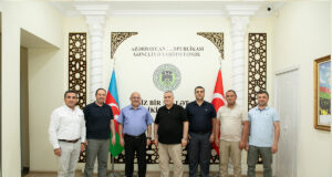 Türk Dünyası İqtisad Fakültəsinin Dekanı Prof. Dr. Mehmet Yüce Gəncliyə Yardım Fondunu Ziyarət Edib