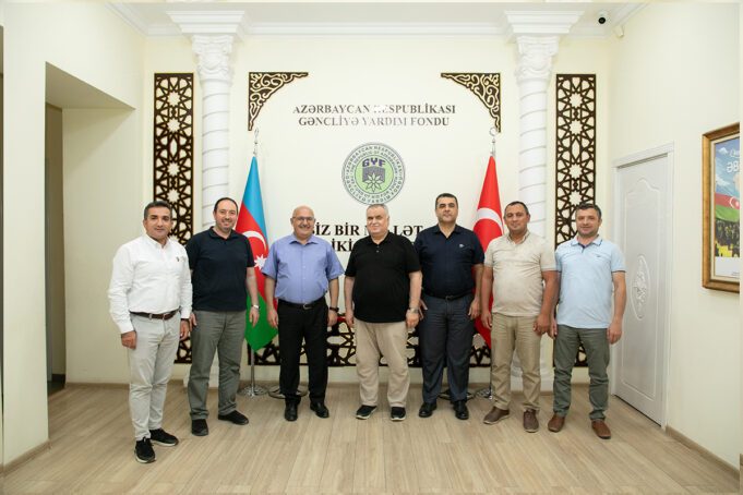 Türk Dünyası İqtisad Fakültəsinin Dekanı Prof. Dr. Mehmet Yüce Gəncliyə Yardım Fondunu Ziyarət Edib
