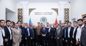 Mesut Özil Gəncliyə Yardım Fondunu Ziyarət Edib