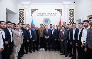 Mesut Özil Gəncliyə Yardım Fondunu Ziyarət Edib