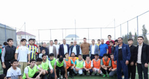 Mesut Özil Gəncliyə Yardım Fondunun Futbol Klubunda Gənclərlə Görüşüb