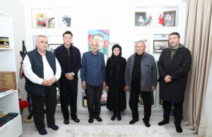 Mesut Özil Şəhid Ailəsini Ziyarət Etdi