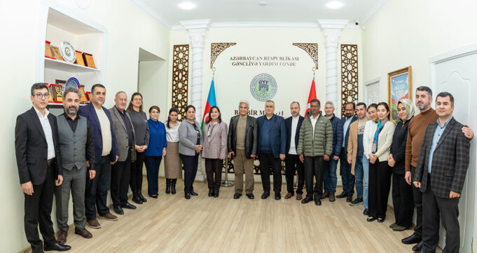 Beynəlxalq Simpozium İştirakçıları Gəncliyə Yardım Fondunun Qonağı Olublar