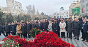 Xocalı Faciəsinin 33-cü İldönümündə “Ana Harayı” Abidəsi Ziyarət Edilib