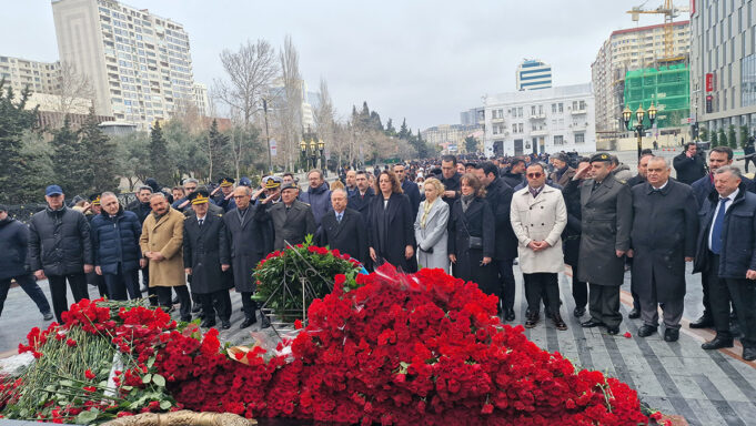Xocalı Faciəsinin 33-cü İldönümündə “Ana Harayı” Abidəsi Ziyarət Edilib