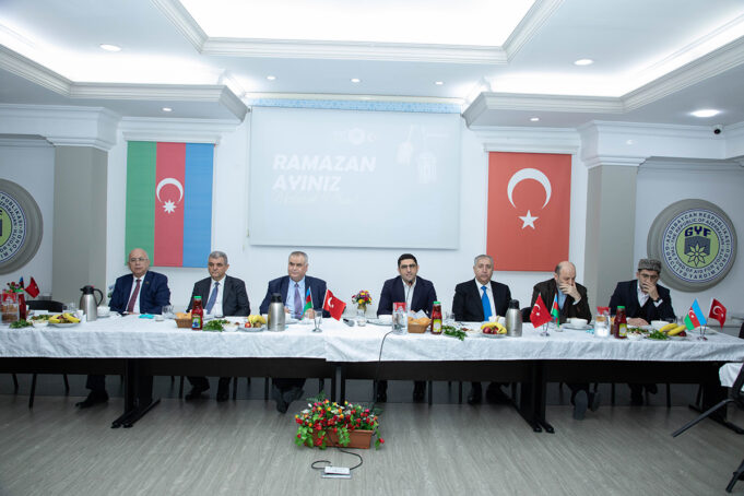 Elm Adamları GYF-nin Ənənəvi İftar Süfrəsində Bir Araya Gəldi