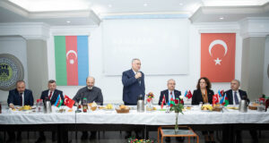 Türkiyənin Azərbaycandakı Səfiri Gəncliyə Yardım Fondunun Ənənəvi İftar Süfrəsində İştirak Edib