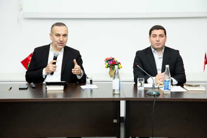 BİGA-da “Müasir Gəncliyin Şəxsiyyət Axtarışı” Adlı Seminar Keçirilib