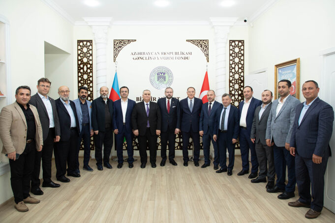 Türkiyənin Sabiq Ombudsmanı və Dəyanət İşləri Başqanının Müavini Gəncliyə Yardım Fondunu Ziyarət Edib