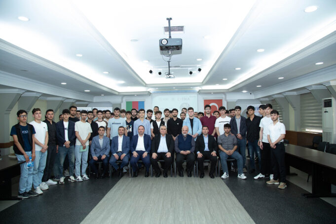 BİGA-da “Müasir Dünyada Milli Duruş” Mövzulu Seminar Keçirilib