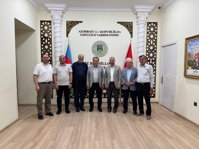 Dəyanət Vəqfinin Nümayəndələri Gəncliyə Yardım Fondunu Ziyarət Ediblər