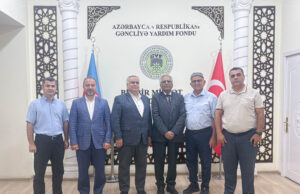 Pakistanın Lahor Universitetinin Professoru Arif Nevşahi Gəncliyə Yardım Fondunu Ziyarət Edib