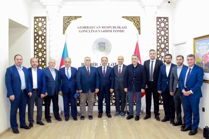 Professor Cəlal Ərbay Gəncliyə Yardım Fondunun Qonağı Olub