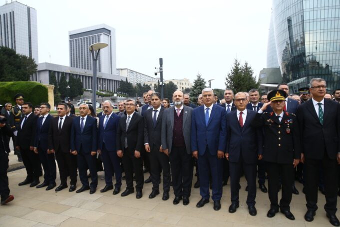 Türkiyənin Zəfər Bayramı Münasibətilə Türk Şəhidliyi Ziyarət Edilib