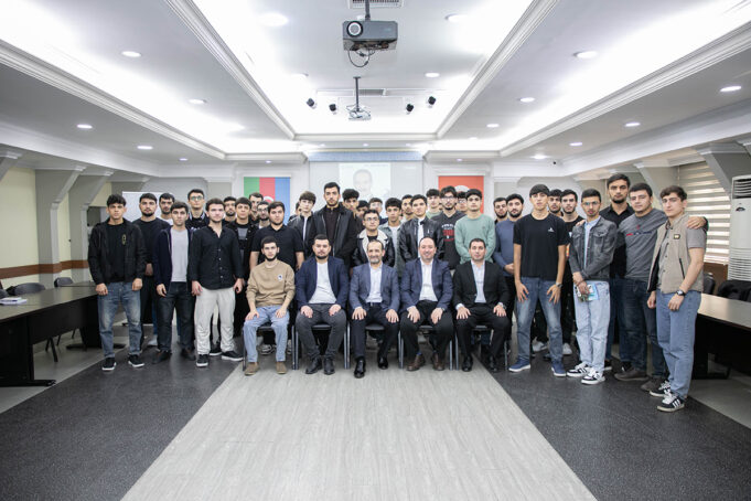 Bakı İstedadlı Gənclər Akademiyasında “Mikroskopdan Həqiqətə” Adlı Seminar Keçirilib