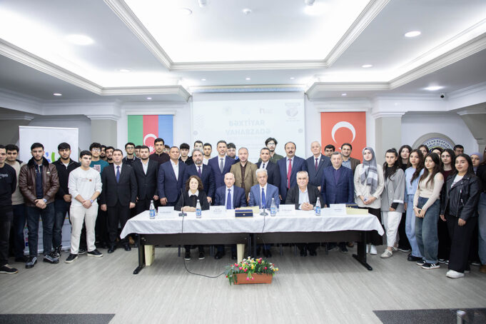 GYF-də “Bəxtiyar Vahabzadə 100: Səsimiz, Sözümüz, Kimliyimiz” Adlı Elmi-Bədii Tədbir Keçirilib