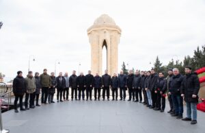 GYF Kollektivi Şəhidlər Xiyabanını Ziyarət Edib