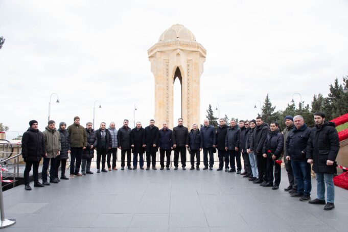 GYF Kollektivi Şəhidlər Xiyabanını Ziyarət Edib