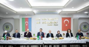 Türkiyənin Azərbaycandakı Səfiri Gəncliyə Yardım Fondunun Ənənəvi İftar Süfrəsində İştirak Edib