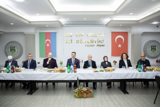 Türkiyənin Azərbaycandakı Səfiri Gəncliyə Yardım Fondunun Ənənəvi İftar Süfrəsində İştirak Edib