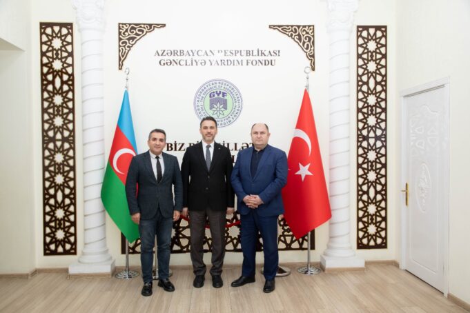 Əməkdar Jurnalist Faiq Hüsiyev Gəncliyə Yardım Fondunun Qonağı Olub