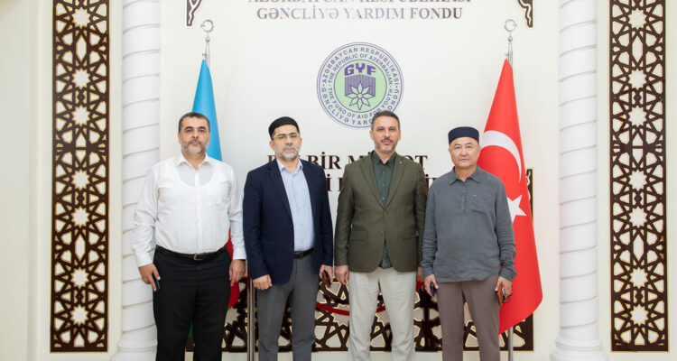Monqolustan Müftiliyinin Rəhbəri Batırbek Hadis GYF-ni Ziyarət Edib